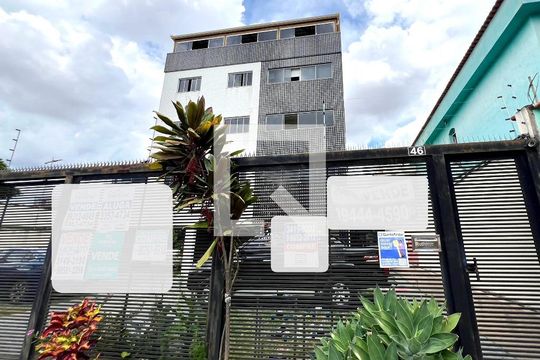Fachada de apartamento à venda com 3 quartos, 100m² em Arvoredo, Contagem