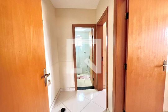 Corredor de apartamento à venda com 3 quartos, 100m² em Arvoredo, Contagem