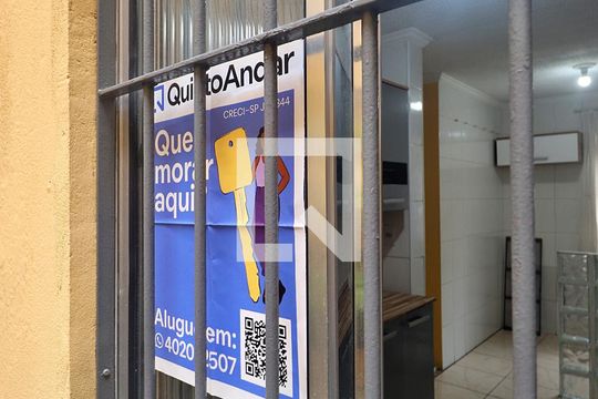 Placa de apartamento para alugar com 2 quartos, 50m² em Jardim Santo André, Santo André