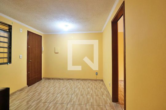 Sala de apartamento para alugar com 2 quartos, 50m² em Jardim Santo André, Santo André