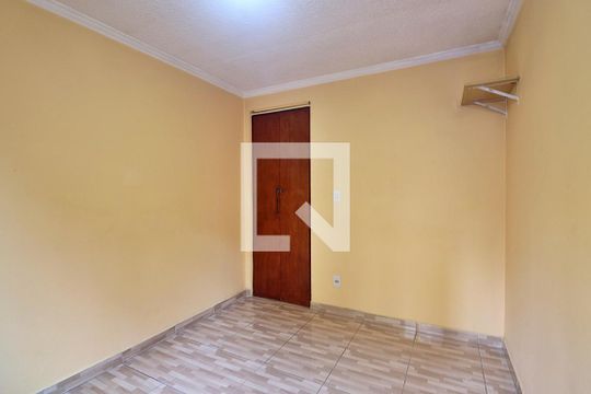 Quarto 2 de apartamento para alugar com 2 quartos, 50m² em Jardim Santo André, Santo André