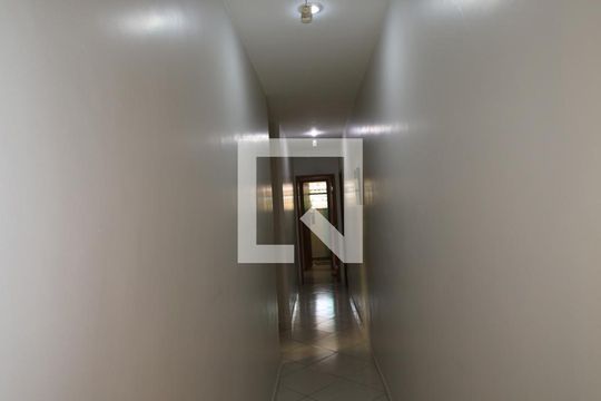 Corredor de casa à venda com 5 quartos, 191m² em Higienópolis, Rio de Janeiro