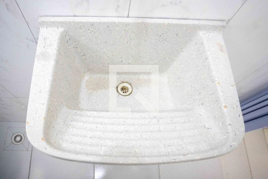 Banheiro de kitnet/studio para alugar com 1 quarto, 37m² em Conceição, Diadema