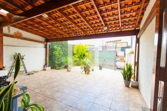 Garagem de casa à venda com 3 quartos, 102m² em Vila Jacuí, São Paulo