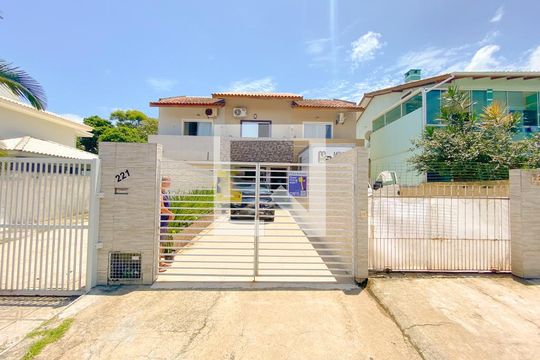 Fachada de casa para alugar com 2 quartos, 120m² em Ingleses do Rio Vermelho, Florianópolis