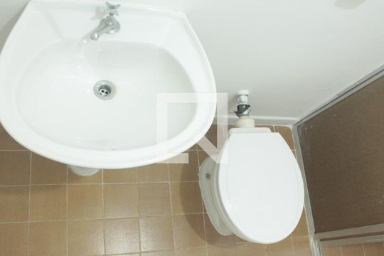 Banheiro da Suíte de apartamento para alugar com 2 quartos, 70m² em Jardim da Campina, São Paulo