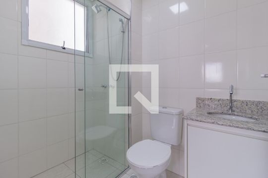 Banheiro de apartamento à venda com 2 quartos, 48m² em Piratininga, Osasco