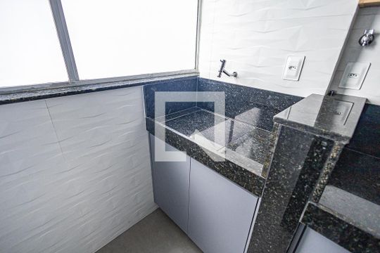 Area de serviço de apartamento para alugar com 4 quartos, 70m² em Guarani, Belo Horizonte