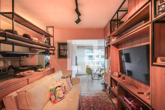 Sala de apartamento para alugar com 2 quartos, 69m² em Parque Industrial Tomas Edson, São Paulo