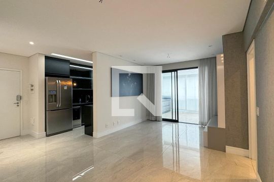 Apartamento para alugar com 2 quartos, 116m² em Empresarial 18 do Forte, Barueri