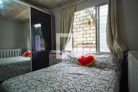 Quarto 2 de casa à venda com 3 quartos, 300m² em Jardim Carvalho, Porto Alegre