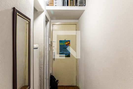 Corredor de kitnet/studio à venda com 1 quarto, 33m² em Centro, São Paulo