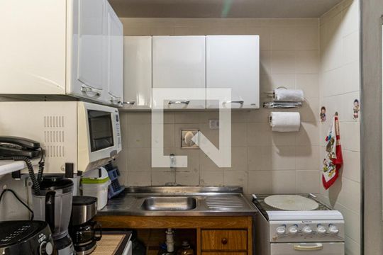 Cozinha de kitnet/studio à venda com 1 quarto, 33m² em Centro, São Paulo