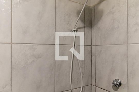 Banheiro de kitnet/studio à venda com 1 quarto, 33m² em Centro, São Paulo