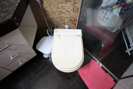 Banheiro da Suite de apartamento à venda com 3 quartos, 110m² em Paquetá, Belo Horizonte