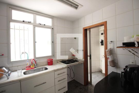 Cozinha de apartamento à venda com 3 quartos, 110m² em Paquetá, Belo Horizonte