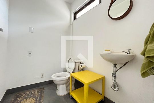 Lavabo de casa à venda com 5 quartos, 230m² em Planalto Paulista, São Paulo