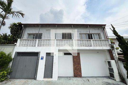 Fachada de casa à venda com 5 quartos, 230m² em Planalto Paulista, São Paulo