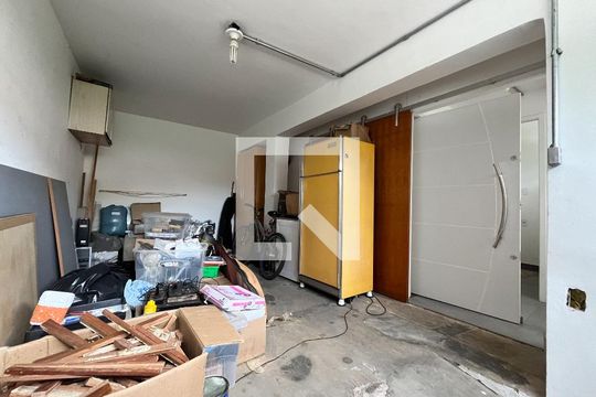 Garagem de casa à venda com 5 quartos, 230m² em Planalto Paulista, São Paulo