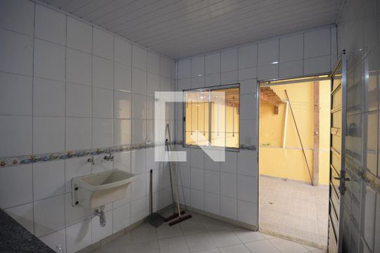 Área de Serviço de casa à venda com 2 quartos, 150m² em Vila Carmem, São Paulo