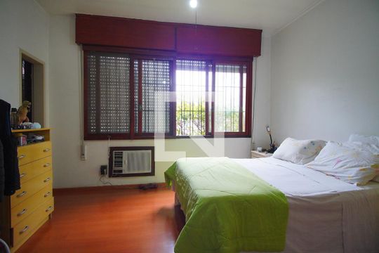 Suíte 1 de casa para alugar com 3 quartos, 240m² em Jardim Lindóia, Porto Alegre