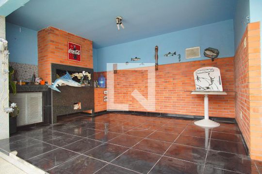 Pátio - Churrasqueira de casa para alugar com 3 quartos, 240m² em Jardim Lindóia, Porto Alegre