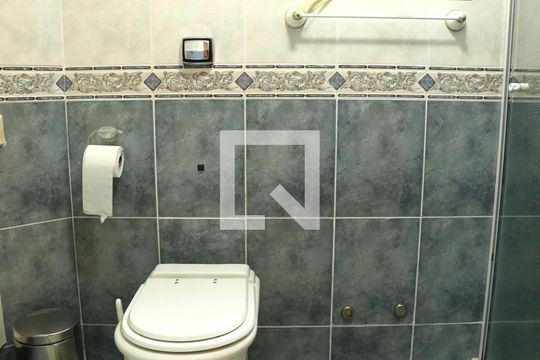 Banheiro suíte de apartamento à venda com 3 quartos, 99m² em Vila Romana, São Paulo