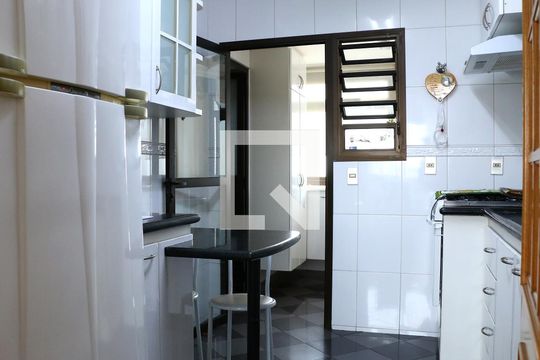 Cozinha de apartamento à venda com 3 quartos, 99m² em Vila Romana, São Paulo