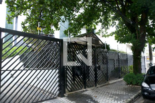 Fachada de apartamento à venda com 3 quartos, 99m² em Vila Romana, São Paulo