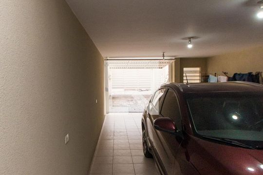 Garagem de casa à venda com 3 quartos, 204m² em Jardim Leonor Mendes de Barros, São Paulo