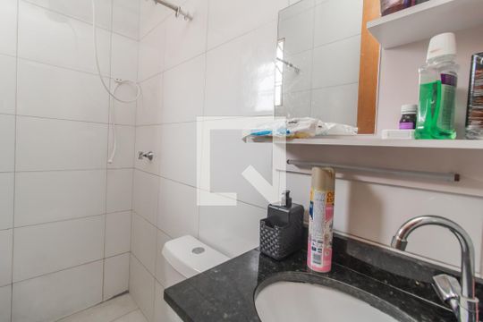 Banheiro de apartamento para alugar com 1 quarto, 37m² em Vila Pierina, São Paulo