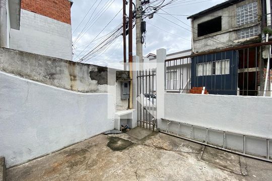 Quintal de casa para alugar com 1 quarto, 80m² em Parque Vitória, São Paulo