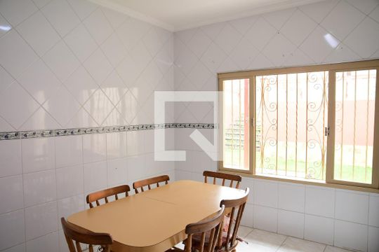 Cozinha de casa para alugar com 4 quartos, 260m² em Gramado, Cotia