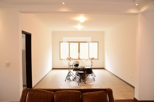 Sala de casa para alugar com 4 quartos, 260m² em Gramado, Cotia