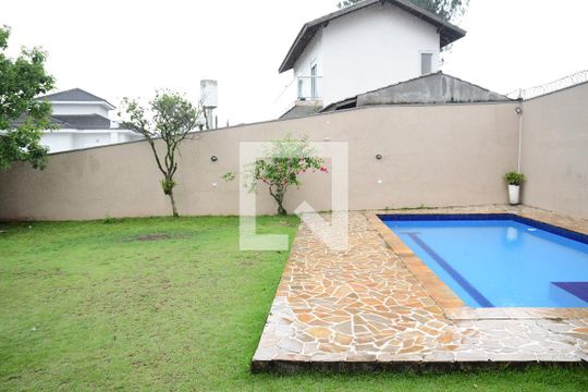 Suíte externa de casa para alugar com 4 quartos, 260m² em Gramado, Cotia