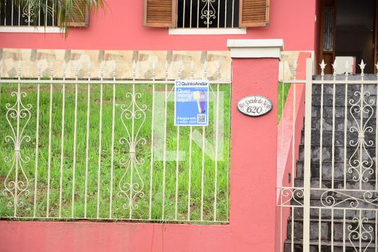 Placa QA de casa para alugar com 4 quartos, 260m² em Gramado, Cotia