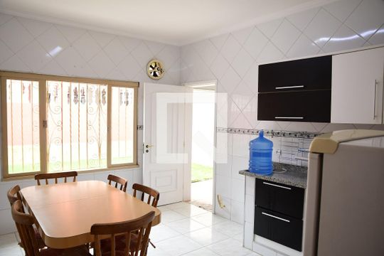 Cozinha de casa para alugar com 4 quartos, 260m² em Gramado, Cotia
