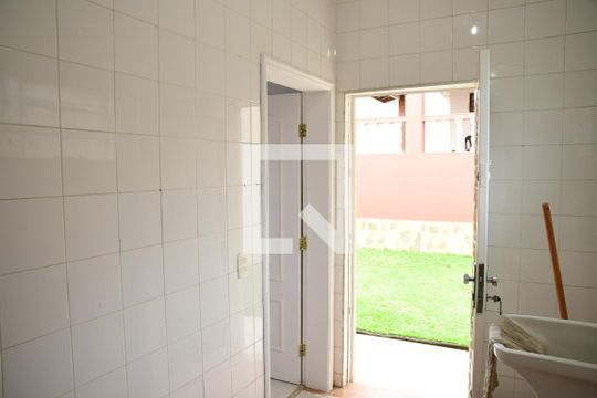 Área de Serviço de casa para alugar com 4 quartos, 260m² em Gramado, Cotia