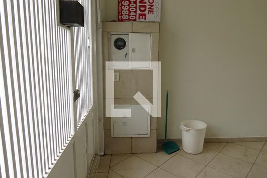 Garagem de casa à venda com 5 quartos, 180m² em Chacara Nossa Senhora Aparecida, São Paulo