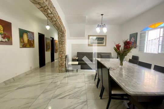 Sala 2 de casa para alugar com 7 quartos, 500m² em Santa Lúcia, Belo Horizonte