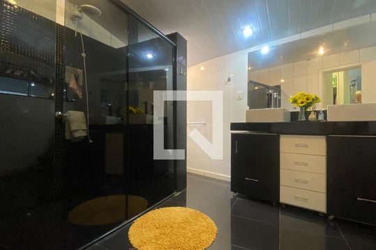 Quarto Suíte 1 de casa para alugar com 7 quartos, 500m² em Santa Lúcia, Belo Horizonte