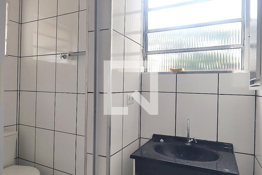 Banheiro Social de casa para alugar com 2 quartos, 150m² em Vila Camilópolis, Santo André