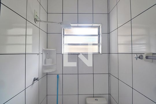 Banheiro Social de casa para alugar com 2 quartos, 150m² em Vila Camilópolis, Santo André