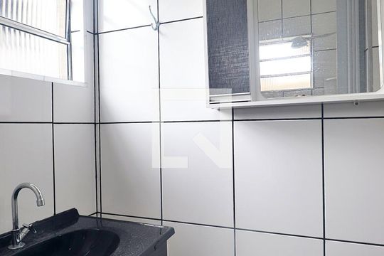 Banheiro Social de casa para alugar com 2 quartos, 150m² em Vila Camilópolis, Santo André