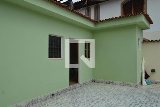 Área externa de casa à venda com 3 quartos, 400m² em Vila Dom Pedro I, São Paulo