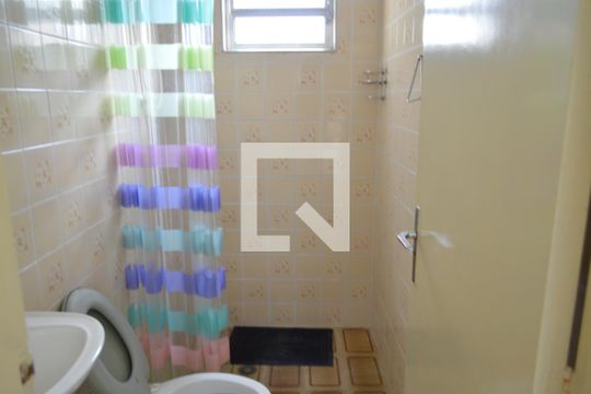 Banheiro de serviço de casa à venda com 3 quartos, 400m² em Vila Dom Pedro I, São Paulo