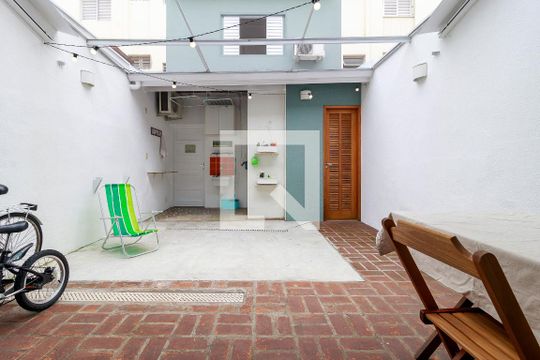 Quintal de casa à venda com 2 quartos, 104m² em Brooklin Paulista, São Paulo