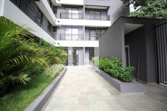 Hall de entrada de kitnet/studio à venda com 1 quarto, 26m² em Jardim Panorama, São Paulo