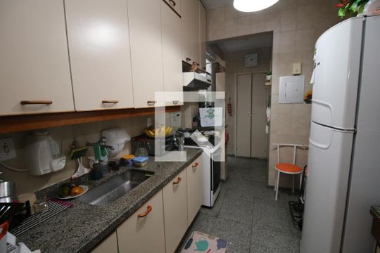 Cozinha de apartamento à venda com 3 quartos, 60m² em Bonsucesso, Rio de Janeiro