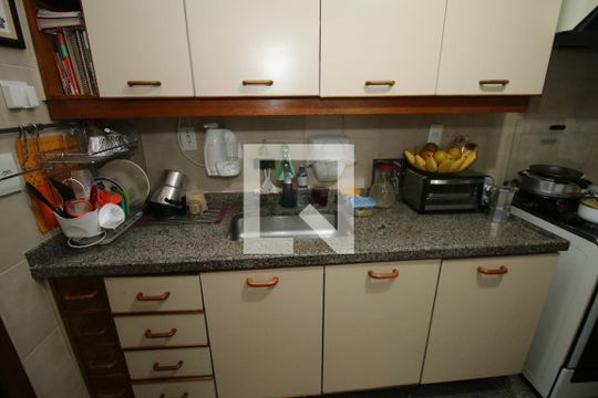 Cozinha de apartamento à venda com 3 quartos, 60m² em Bonsucesso, Rio de Janeiro